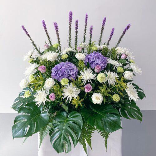 Condolence Wreath White Rose, Pink Rose, Silk hydrangea, White Spiders, Purple Liatris, Green Carnations Condolence Wreath White Rose, Pink Rose, Silk hydrangea, White Spiders, Purple Liatris, Green Carnations