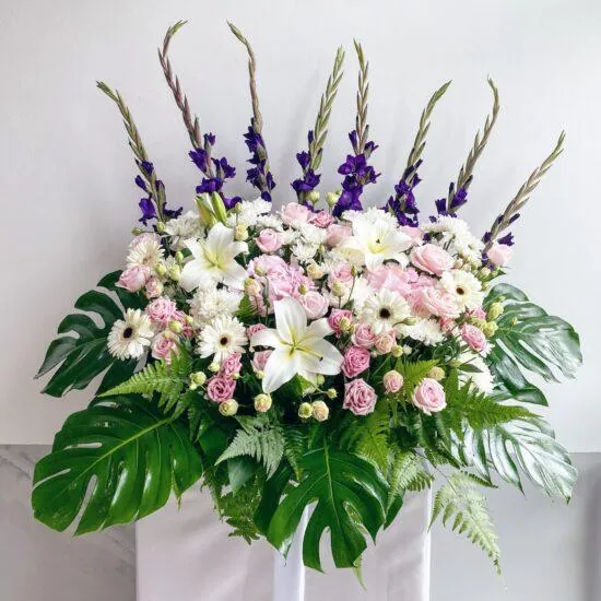 Condolence Message - Conveying Sympathy in Singapore 3 Gentle Remembrance Condolence Wreath.