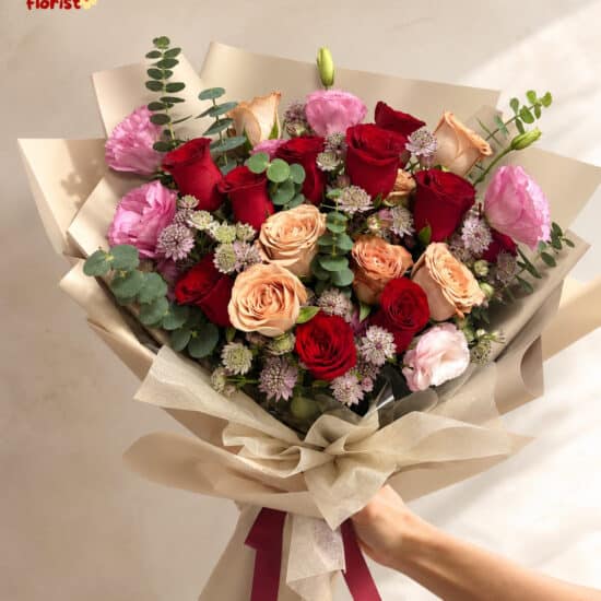Handheld red and champagne bouquet (1)
